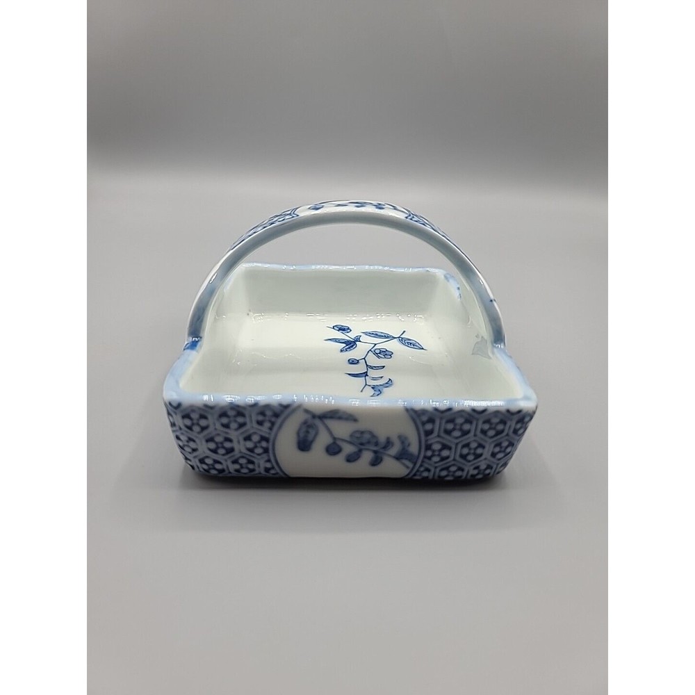 Fitz & Floyd Japan Square Trinket Basket Blue and White With Flowers Handle - Picture 3 of 13